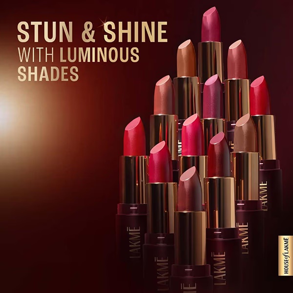 10370-lakme-ultimat-glam-satin-matte-lipstick-petalnude-un3-4-3-g-1.jpg