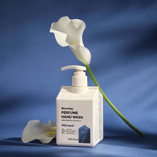 1902-milk-baobab-blooming-perfume-hand-wash-white-musk-250-ml-1.jpg