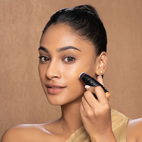 2915-renee-face-base-foundation-stick-chai-tea-8-gm-1.jpg