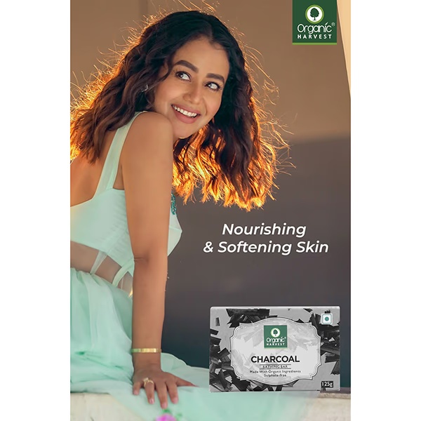 3316-organic-harvest-charcoal-bathing-bar-125-gm-1.jpg