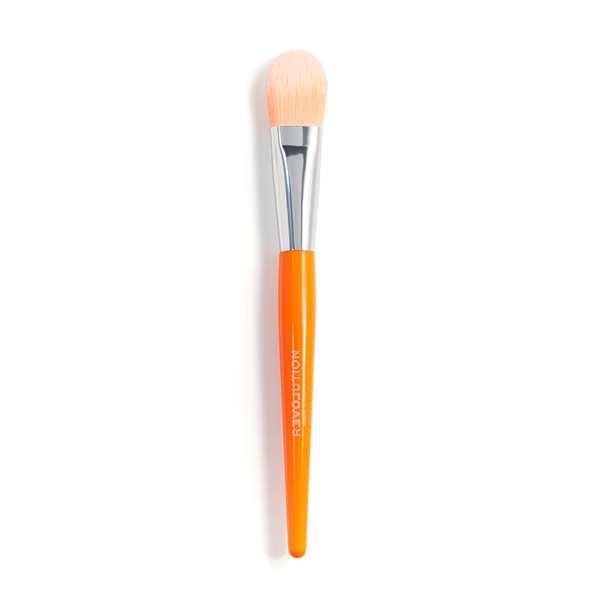 Revolution Relove Brush Queen Flat Foundation Brush 1's