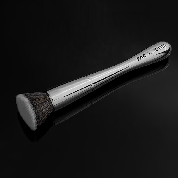 5335-pac-x-jovita-foundation-kabuki-brush-1-s-1.jpg