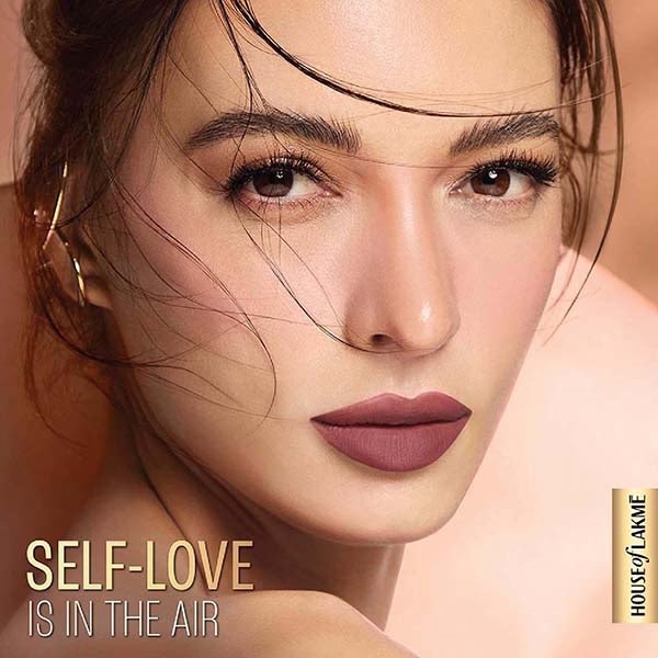 5652-lakme-xtraordin-airy-lip-mousse-lovestruck-red-4-6-gm-1.jpg